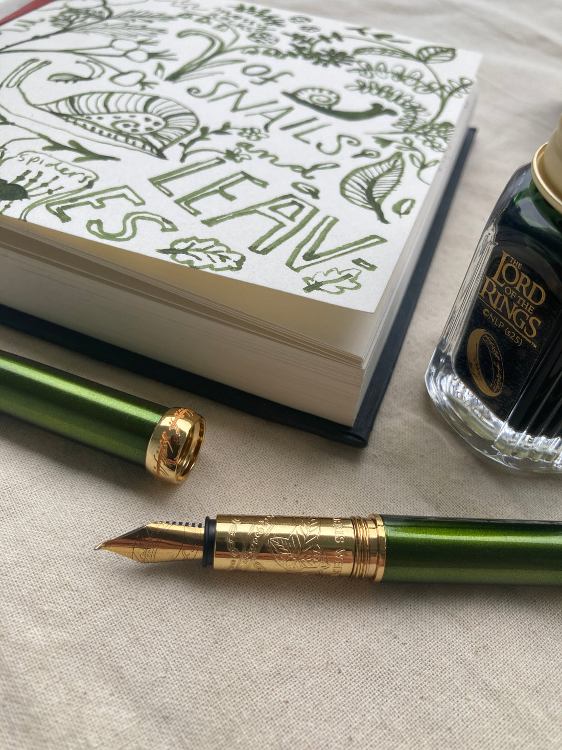 Of moss and snails and leaves - a fountain pen review!